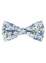 Pajarita liberty azul con flores blancas jazmín