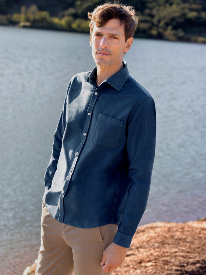 Camisa con cuello italiano en oxford orgánico azul tormenta