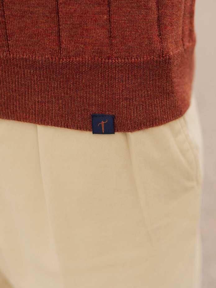 Jersey de cuello redondo acanalado rojo ladrillo