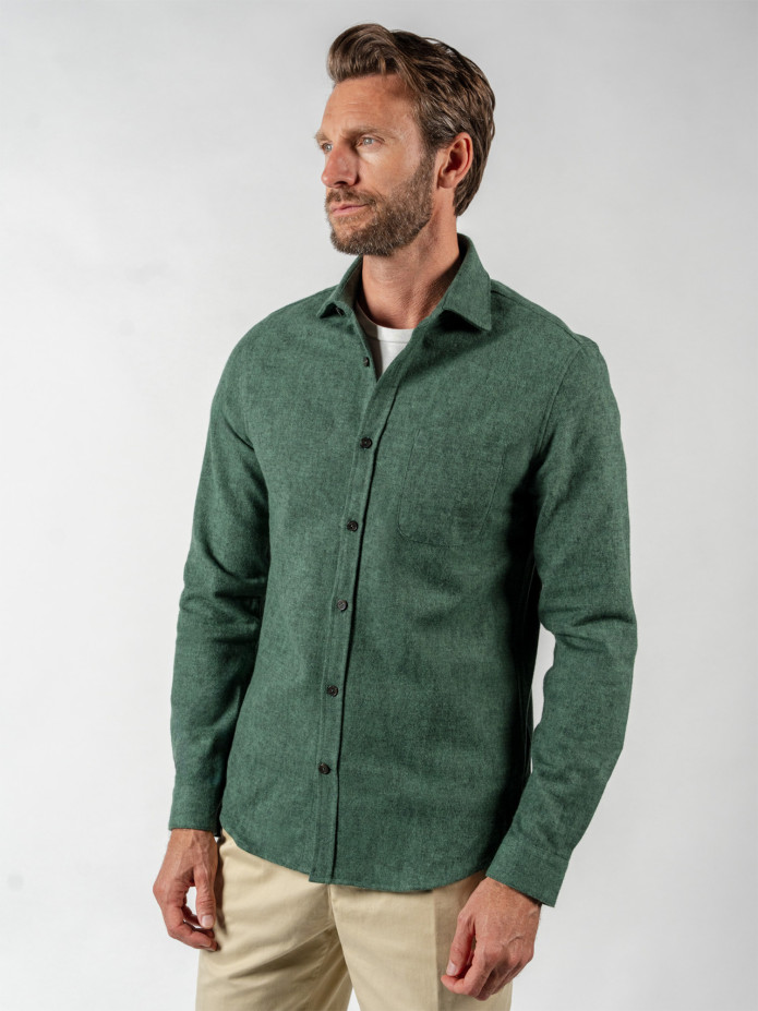 Camisa verde de franela gruesa con cuello italiano