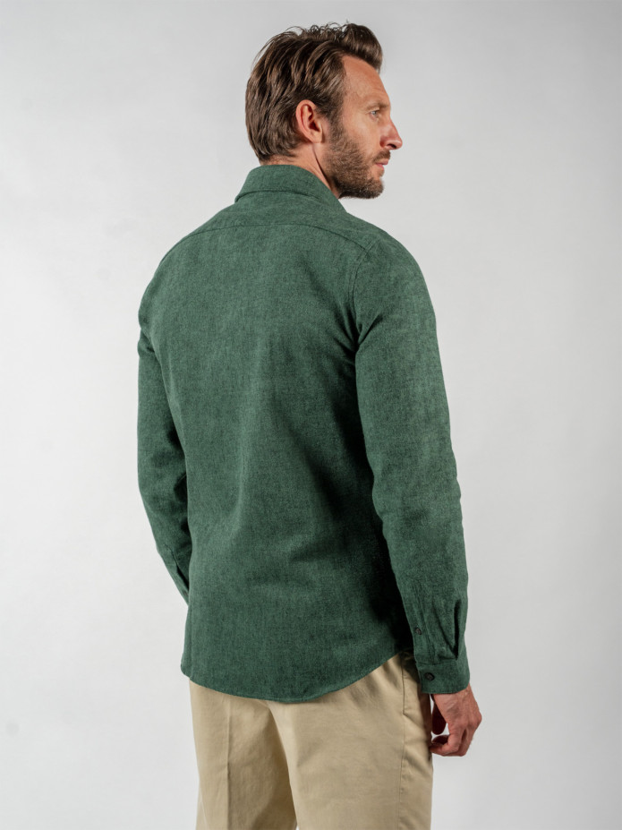 Camisa verde de franela gruesa con cuello italiano
