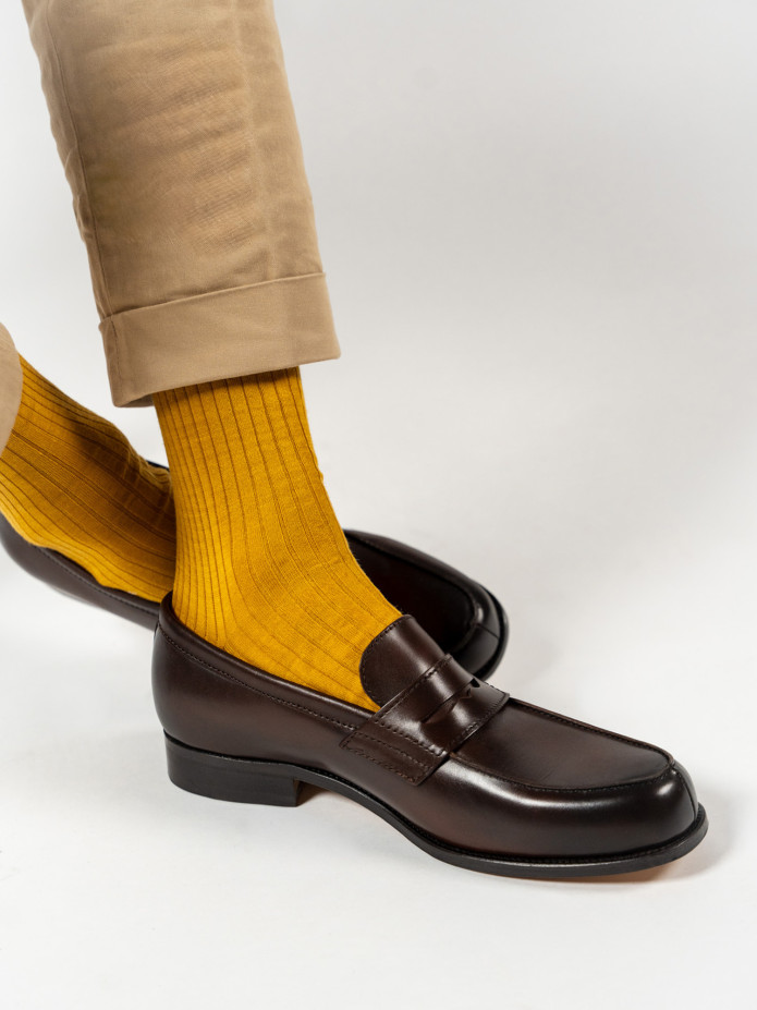 Calcetines de lana virgen amarillo mostaza