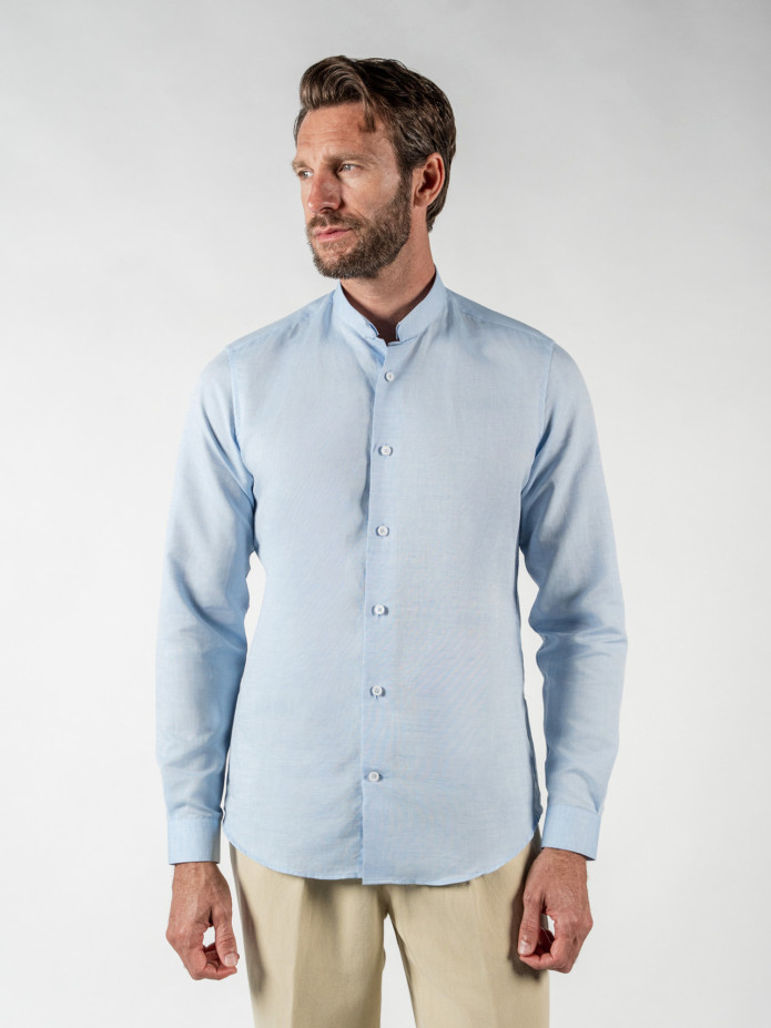 Camisa de cuello invertido en lino y algodón azul cielo