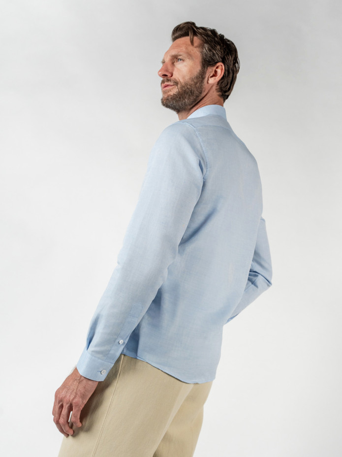 Camisa de cuello invertido en lino y algodón azul cielo