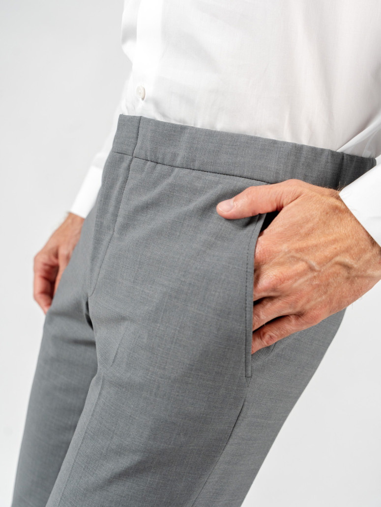 Pantalón técnico gris