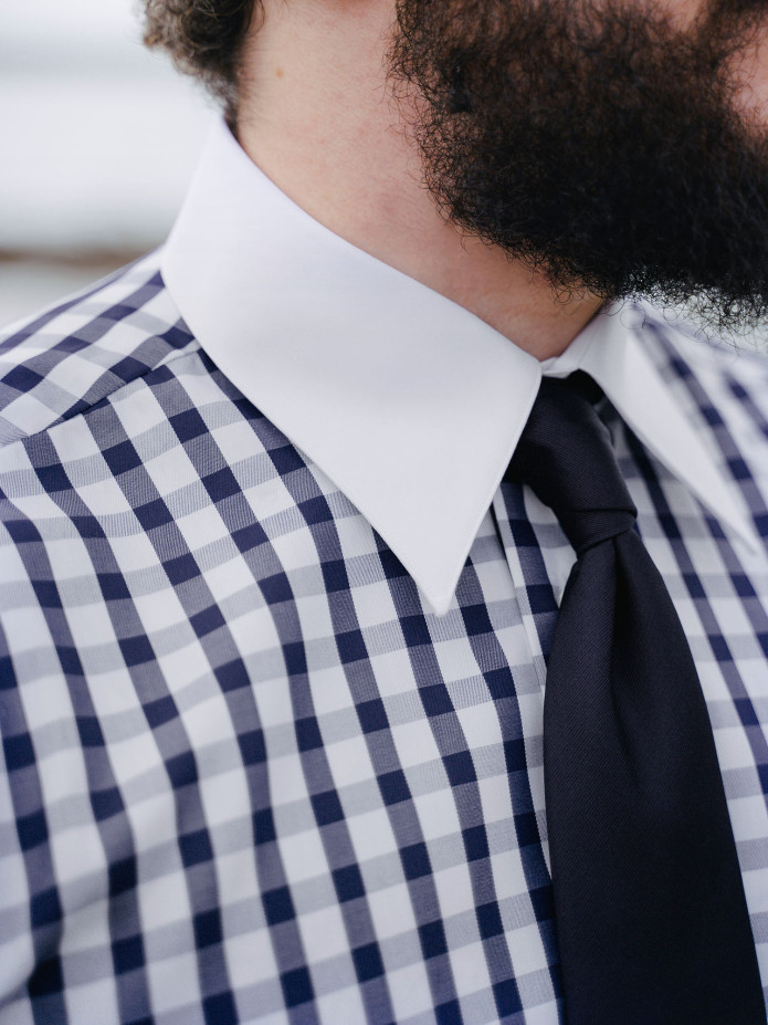 Camisa de cuello francés en sarga vichy azul marino