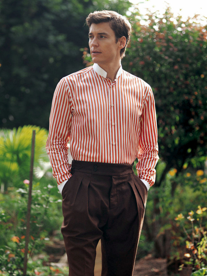 Camisa cuello invertido con rayas naranjas