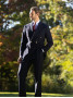 Blazer cruzado azul marino con botones dorados - drop 4
