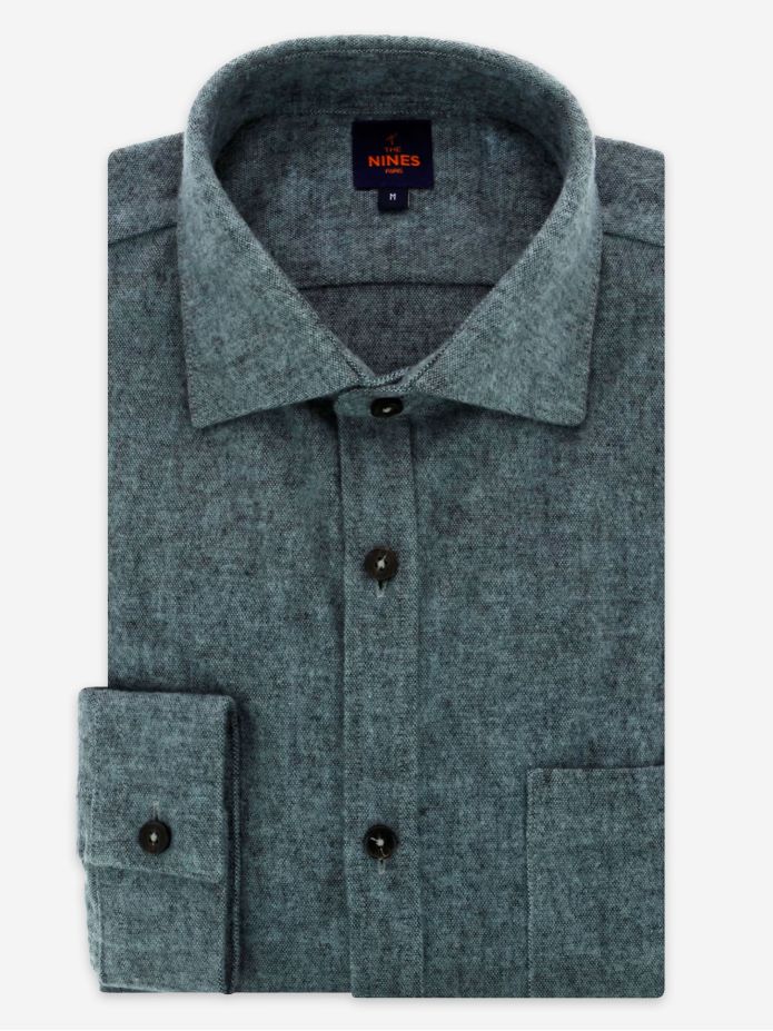 Camisa azul de franela gruesa cuello italiano