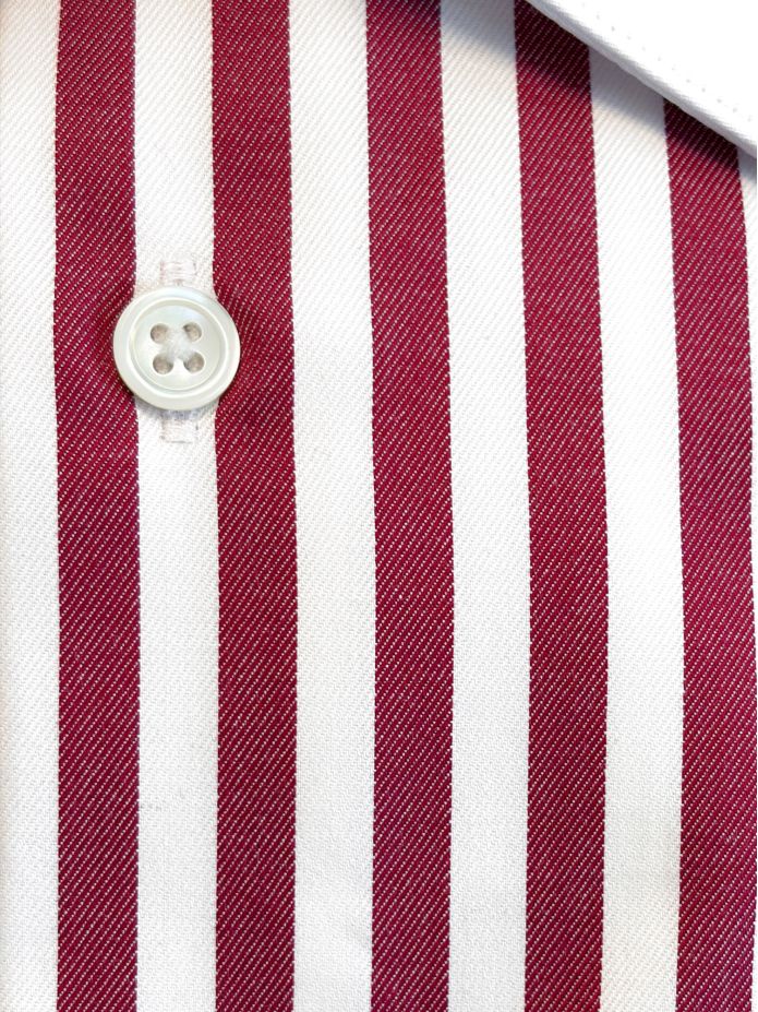 Camisa de cuello francés inarrugable a rayas burdeos