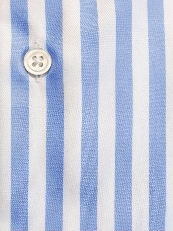 Camisa de cuello italiano invertido inarrugable a rayas azul cielo