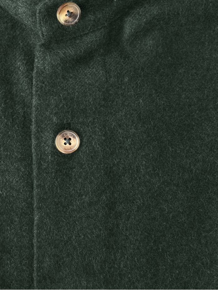 Camisa de cuello mao en franela verde bosque
