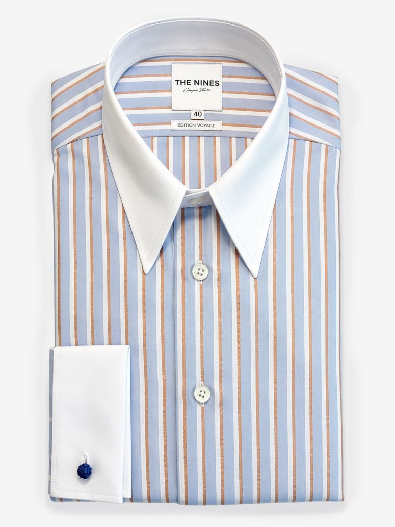 Camisa de cuello de punta a rayas azul cielo y marrón