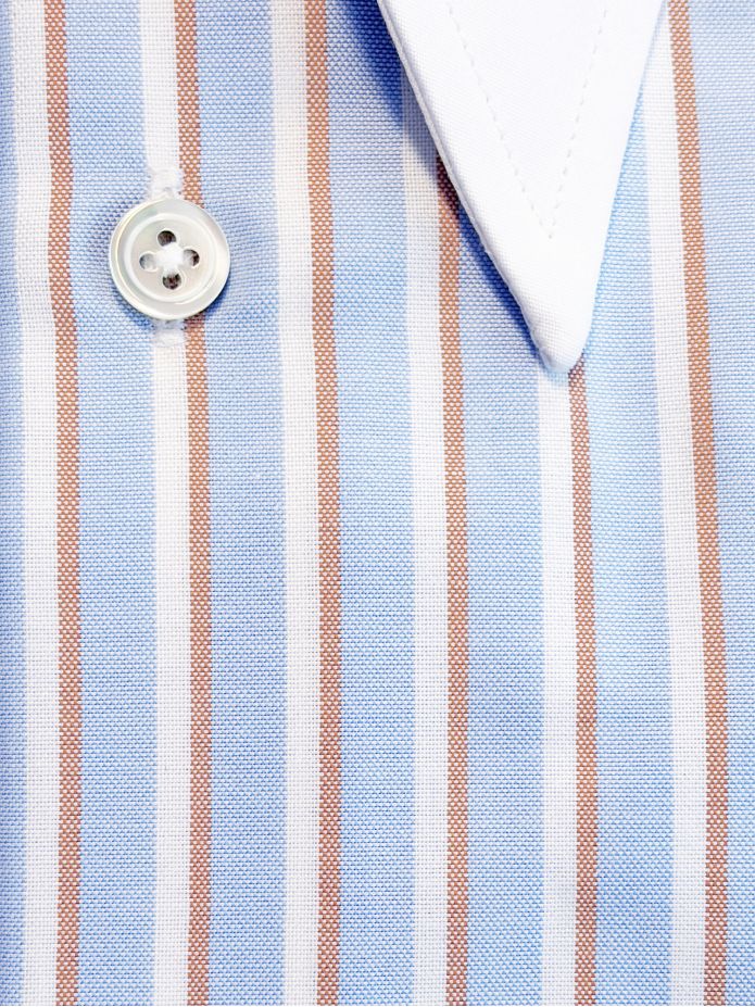Camisa de cuello de punta a rayas azul cielo y marrón