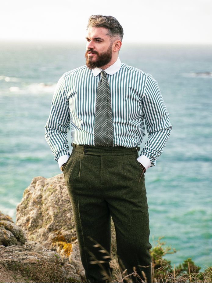 Camisa de cuello redondo a rayas verdes