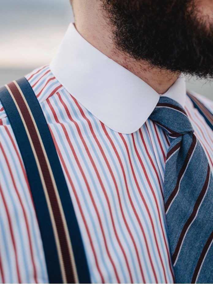Camisa de cuello redondo a rayas tricolores