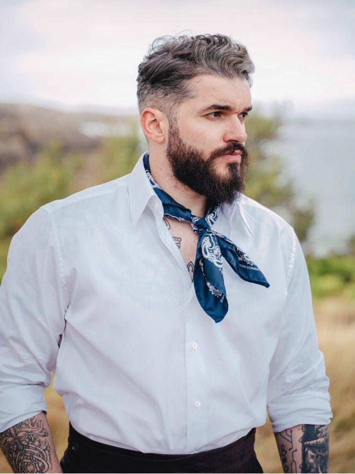 Bandana azul marino con motivo paisley LISBURN