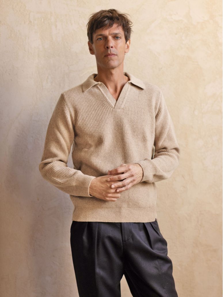 Jersey de punto cuello polo inglés beige Finn
