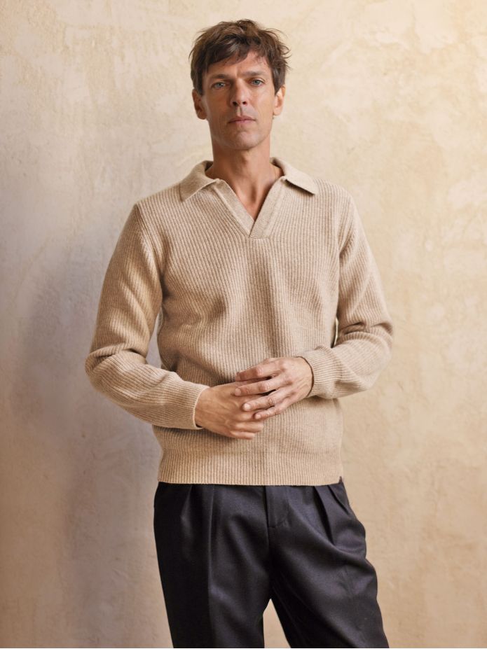Jersey de punto cuello polo inglés beige Finn