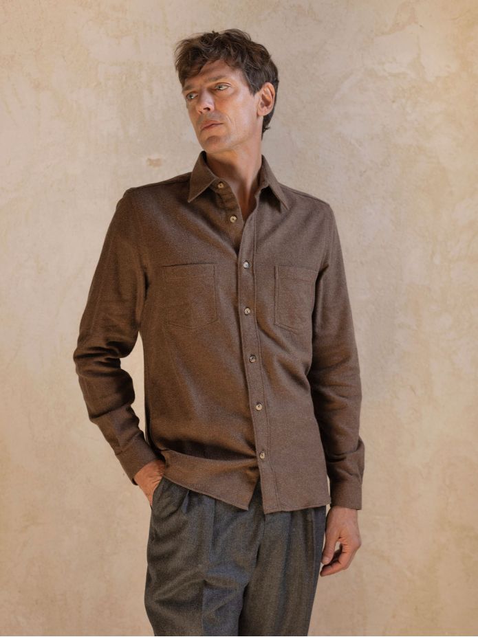 Camisa de cuello francés en franela marrón