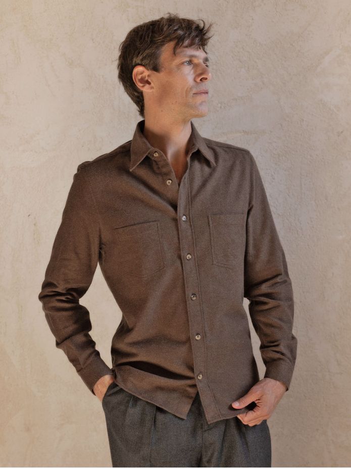 Camisa de cuello francés en franela marrón