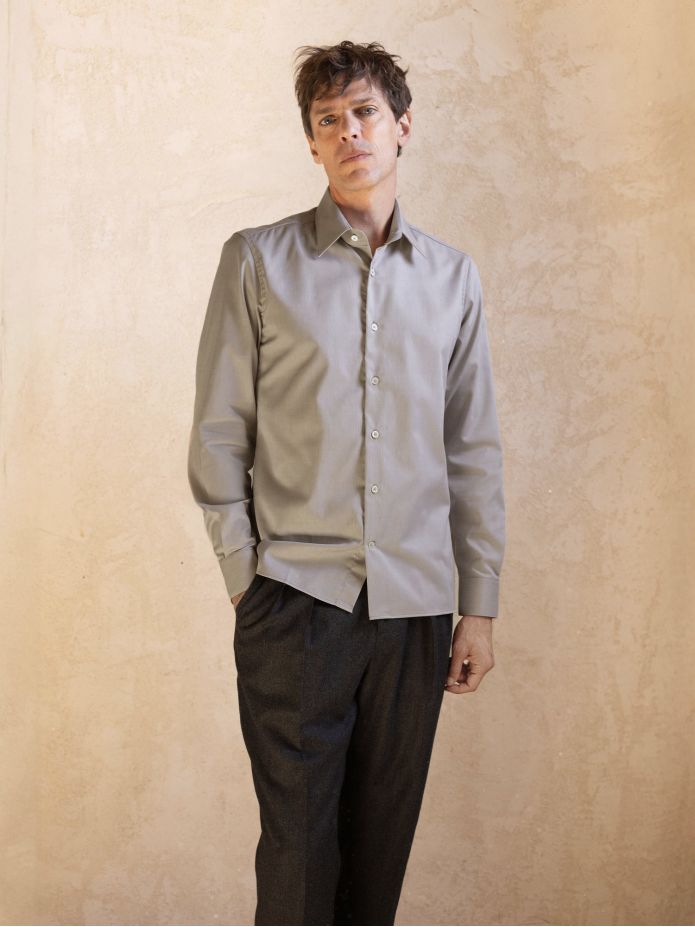 Camisa de cuello francés inarrugable en Royal Oxford marrón