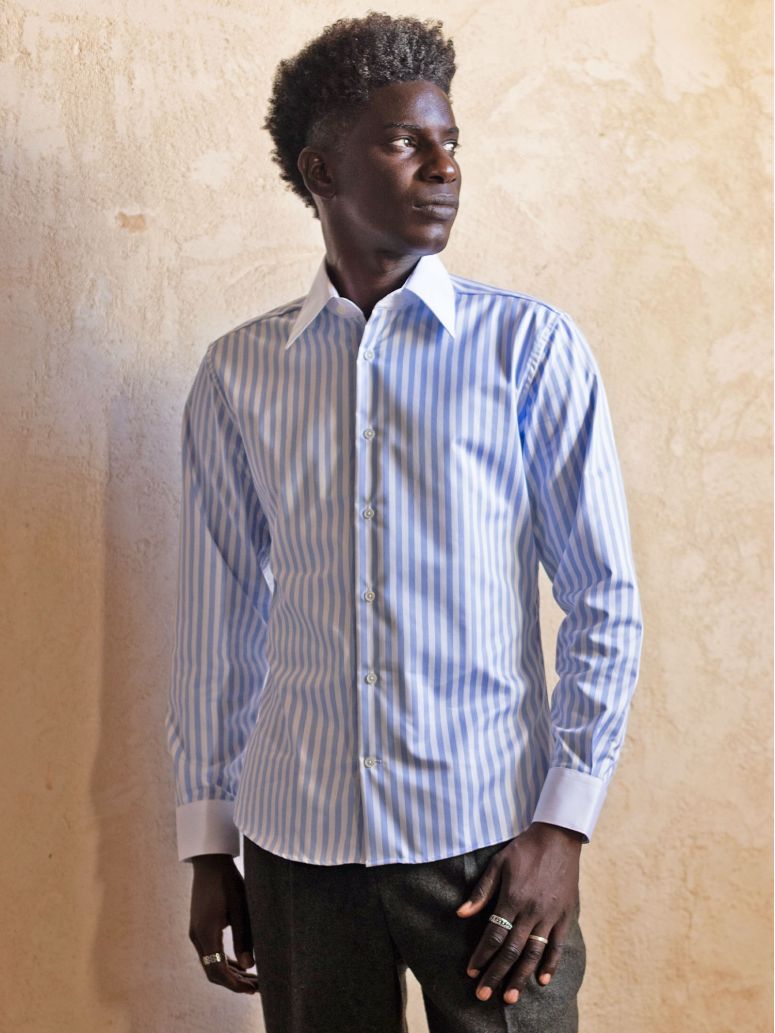 Camisa de cuello francés inarrugable a rayas azul cielo