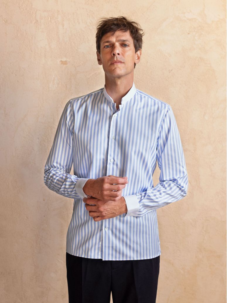 Camisa de cuello italiano invertido inarrugable a rayas azul cielo
