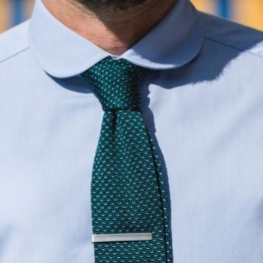 La camisa de cuello redondo (club): retro y refinada