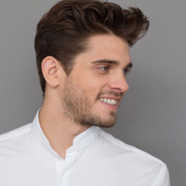 Elegante y audaz: la camisa con cuello mao